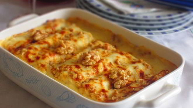 Рецепт Каннелони с козьим сыром и орехами под соусом Бешамель