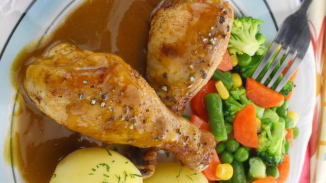 Рецепт Куриные ножки с ароматным чесночком и томатными спагетти