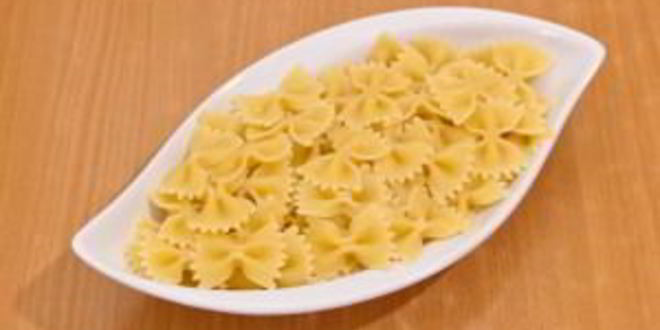 Рецепт макароны с беконом, моцареллой и помидорами