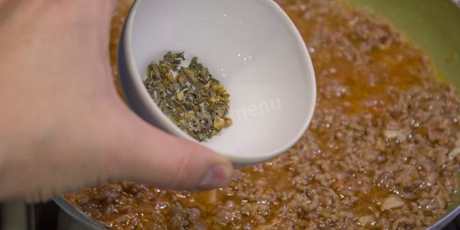 Рецепт макароны с говядиной и соусом болоньезе