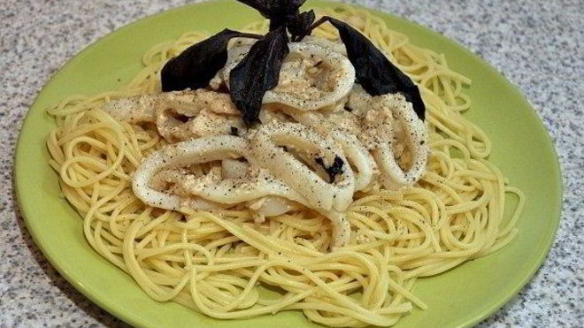 Рецепт Макароны с кальмарами