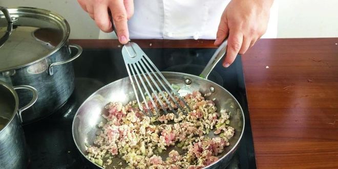 Рецепт макароны с мясным соусом и брокколи