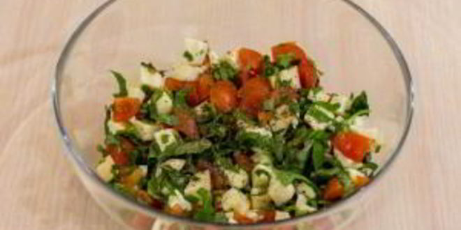 Рецепт макароны с помидорами, моцареллой и базиликом