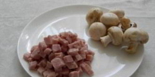 Рецепт макароны с ветчиной и грибами