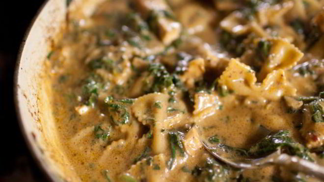 Рецепт Макароны в грибном соусе со шпинатом