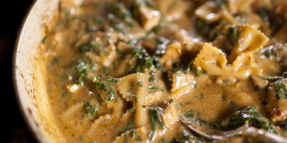 Как приготовить макароны в грибном соусе со шпинатом