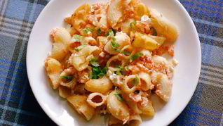 Рецепт Макароны, запеченные с помидорами и брынзой