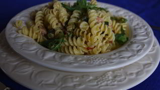 Рецепт Паста фузилли с цукини и беконом