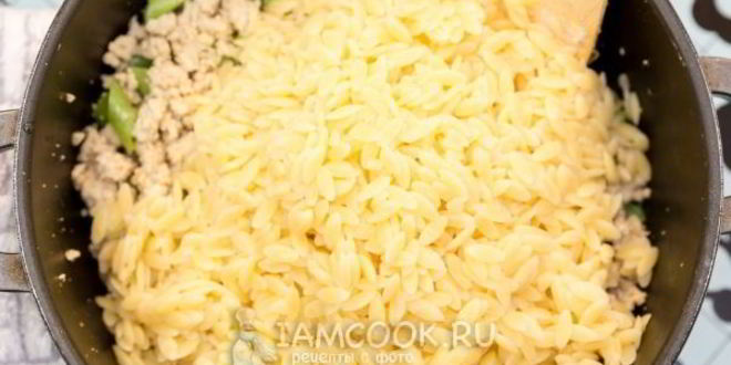 Рецепт паста орзо с фаршем и стручковой фасолью
