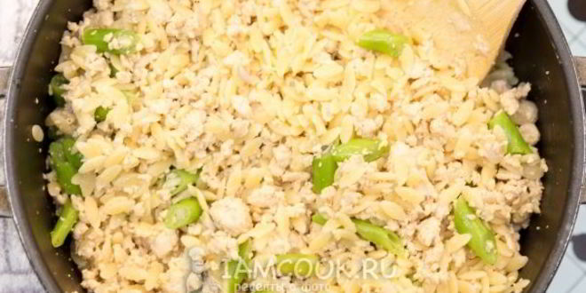 Рецепт паста орзо с фаршем и стручковой фасолью