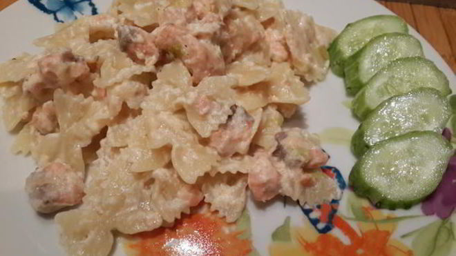 Рецепт Паста с красной рыбой в сливочном соусе