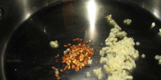 Рецепт паста с красным соусом и мидиями