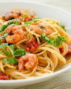 Паста с креветками и томатом к ужину