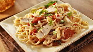 Рецепт Паста с курицей и помидорами