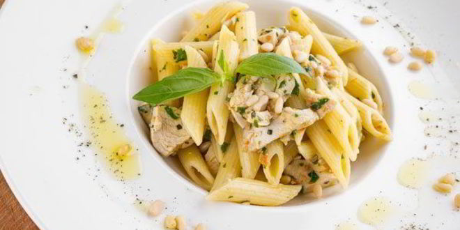 Рецепт паста с курицей и соусом песто