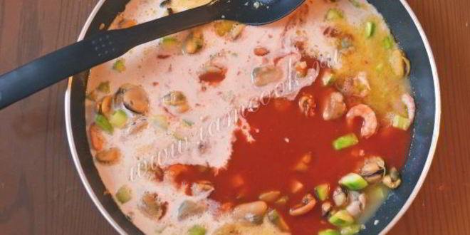 Рецепт паста с морепродуктами в томатно-сливочном соусе