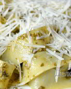 Паста с соусом Песто и сыром Пармезан