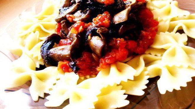 Рецепт Паста с томатами и шампиньонами