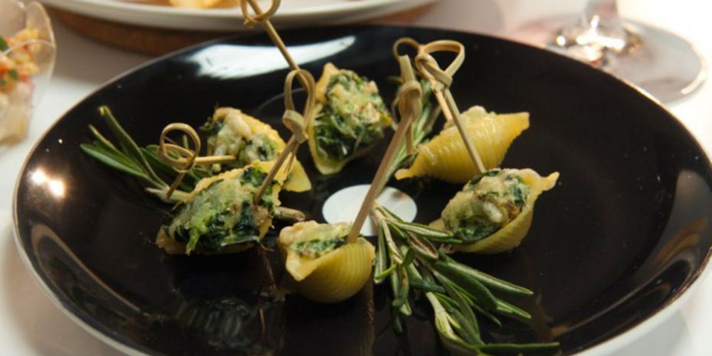 Как приготовить ракушки, фаршированные шпинатом