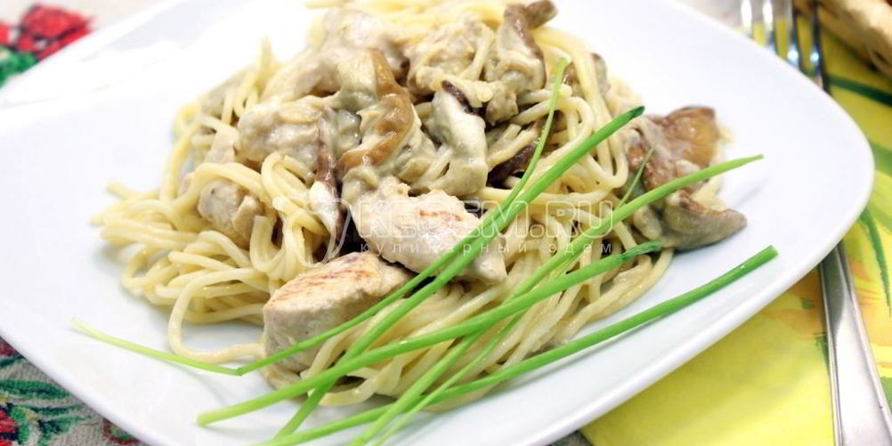 Как приготовить спагетти с грибами и курицей