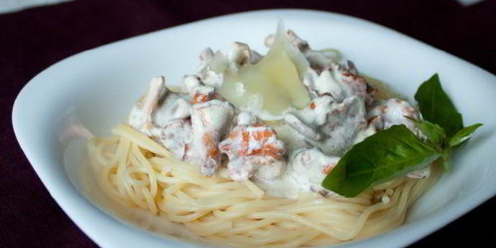 Как приготовить спагетти с лисичками в сливочном соусе