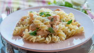 Рецепт Спагетти с лососем под сливочным соусом