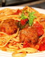 Спагетти с мясными шариками