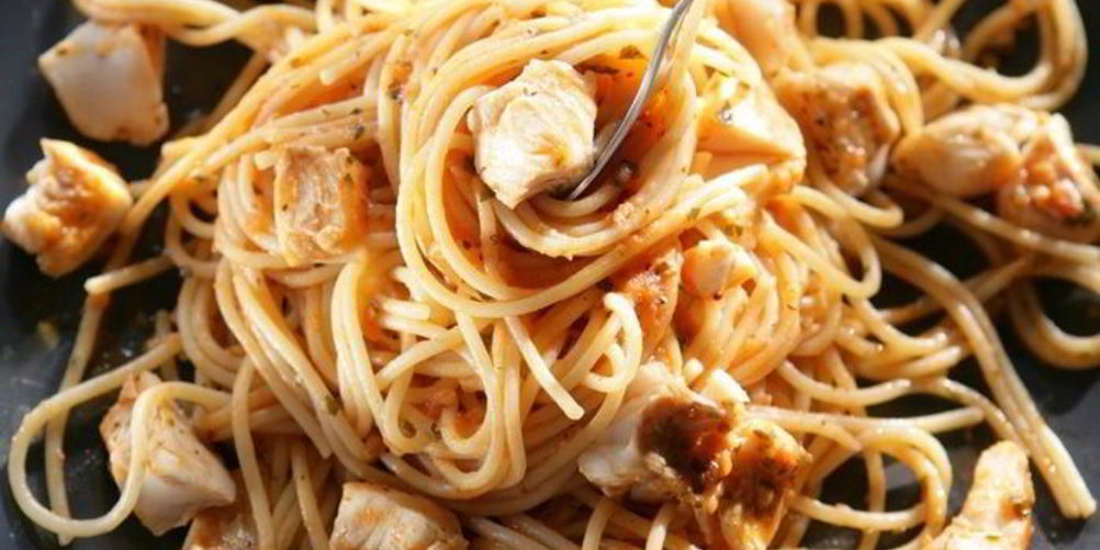 Рецепт спагетти с сосисками и кукурузой