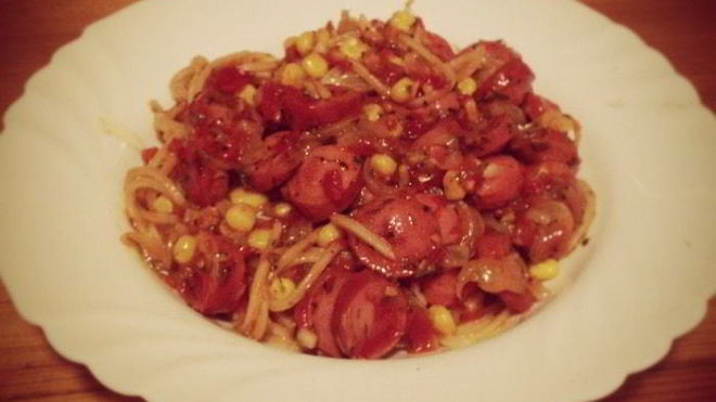 Рецепт Спагетти с сосисками и кукурузой
