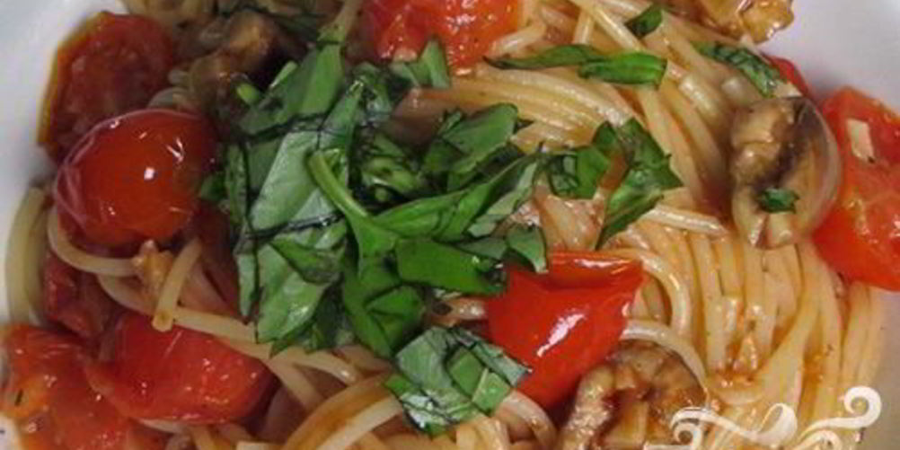 Как приготовить спагетти с томатами и оливками в маслинном соусе