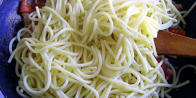 Рецепт спагетти с тунцом, чоризо и перцем