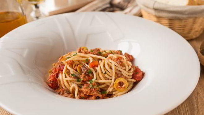 Рецепт Спагетти с тунцом и каперсами