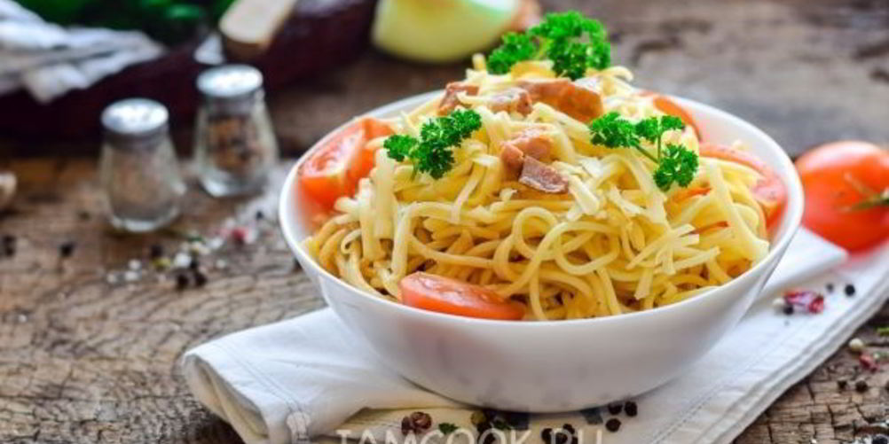 Как приготовить спагетти с ветчиной и сыром