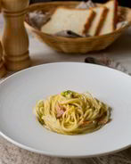 Спагетти со сливками, брокколи и беконом