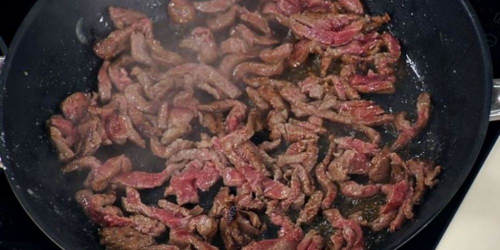 Как приготовить бефстроганов