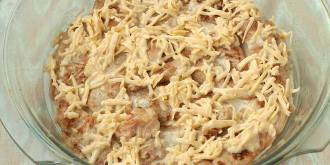 Рецепт филе индейки запеченное в сливочно-сырном соусе