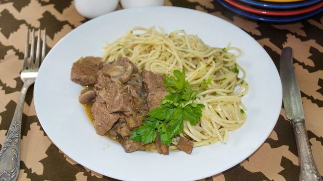 Рецепт Говядина под грибным соусом