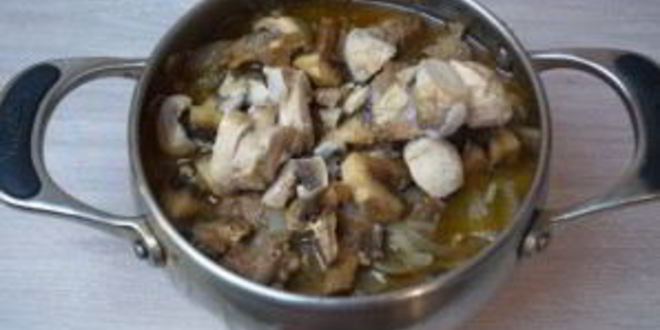 Рецепт говядина под грибным соусом