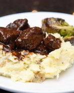 Говядина в красном вине