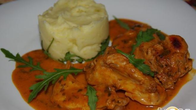 Рецепт Кролик в томатно-сливочном соусе с петрушкой