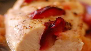 Рецепт Куриная грудка со сливами