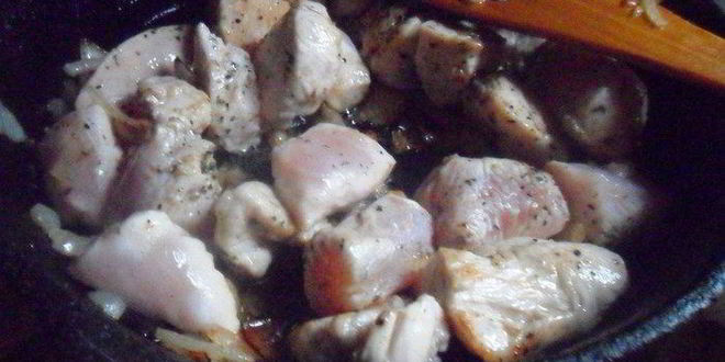 Рецепт куриное филе с фасолью в томатном соусе