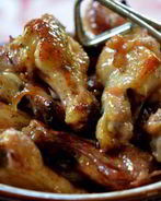 Куриные крылышки с коричневым маслом и медом