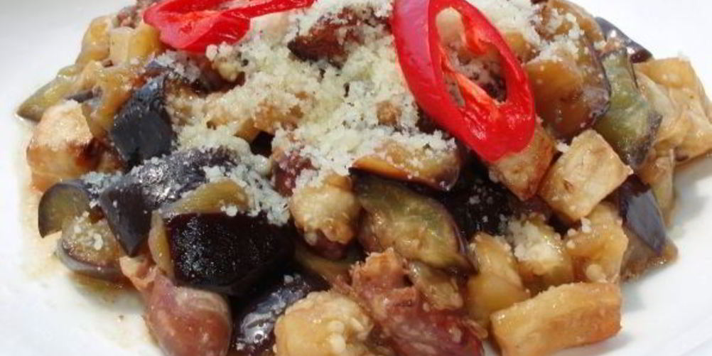 Как приготовить куриные сердечки с баклажанами