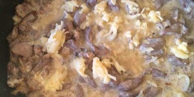 Рецепт куриные сердечки со сметаной