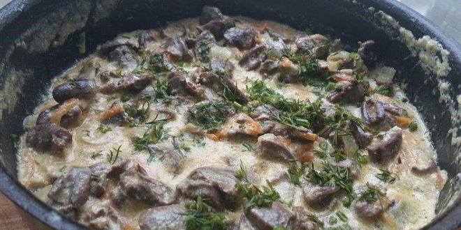 Рецепт куриные сердечки в сливочном соусе