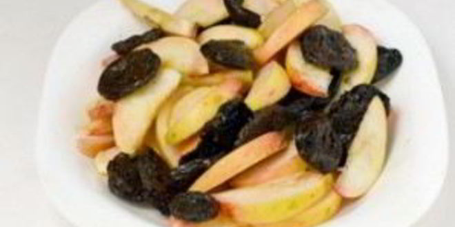 Рецепт курица, фаршированная яблоками и черносливом