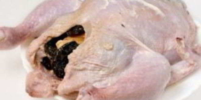 Рецепт курица, фаршированная яблоками и черносливом