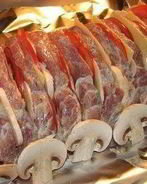 Мясо, фаршированное сыром и помидорами