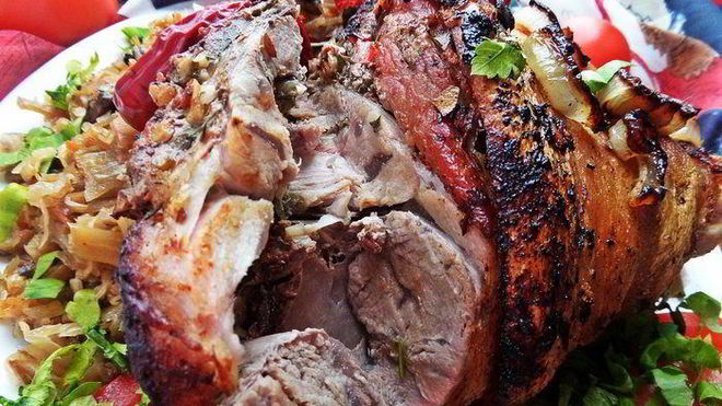 Рецепт Рулька с разной капустой и грибами